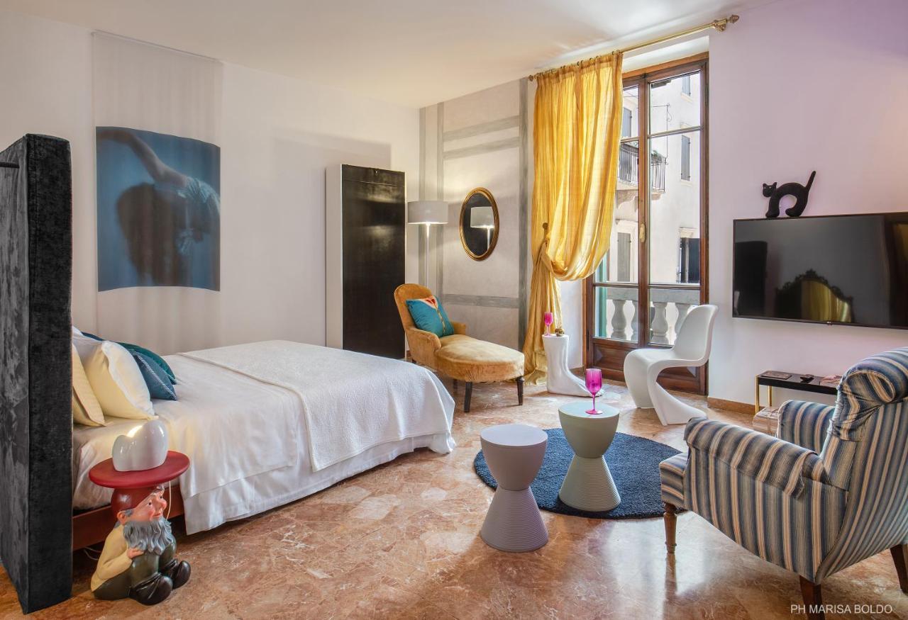 Billie'S Flat Red - Art & Design Apt In Verona Historic Centre Kültér fotó
