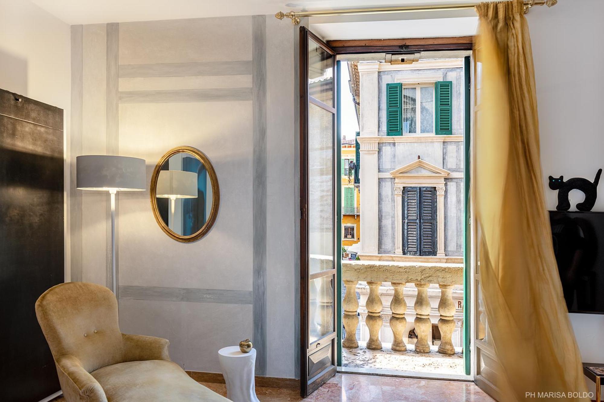 Billie'S Flat Red - Art & Design Apt In Verona Historic Centre Kültér fotó