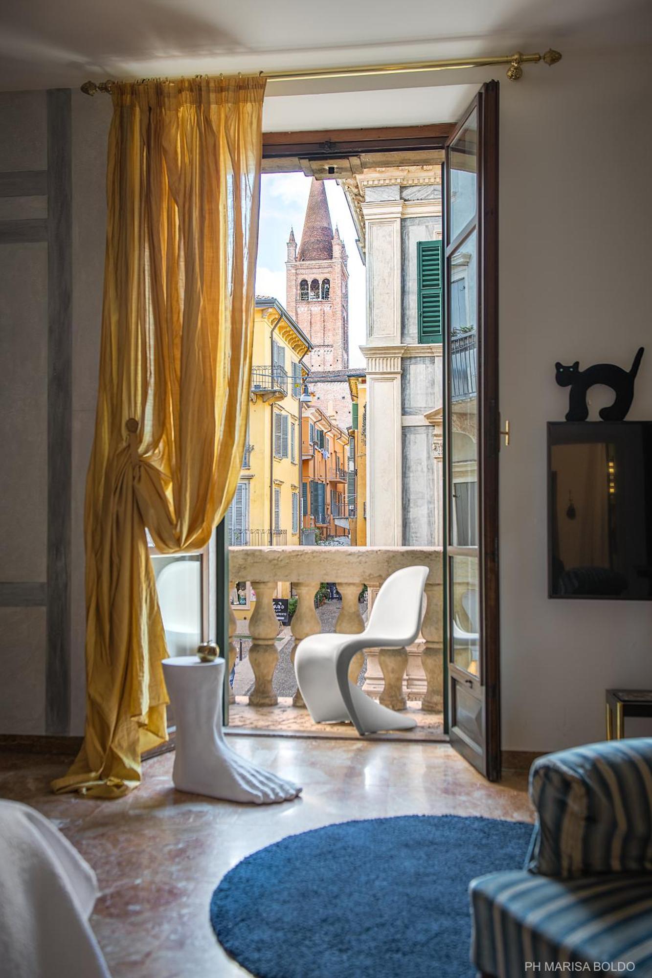 Billie'S Flat Red - Art & Design Apt In Verona Historic Centre Kültér fotó